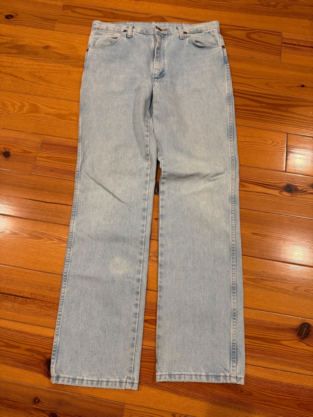 Wrangler Light Wash Straight Leg jeans 34x34